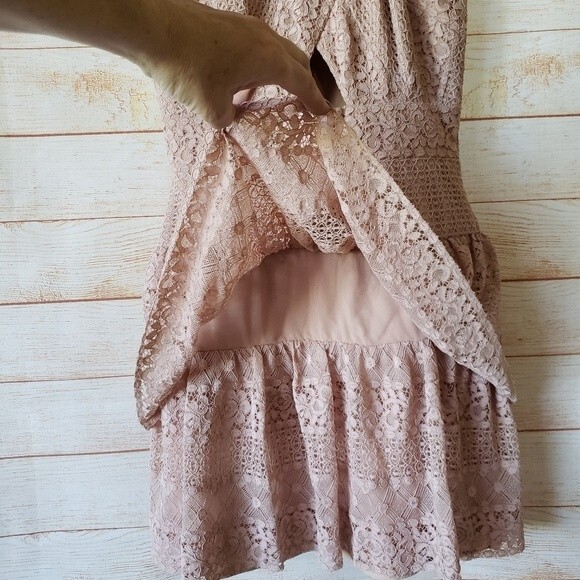 BCBGMAXAZRIA Alissa Ruffle Tiered Lace Mini Dress - Picture 6 of 11